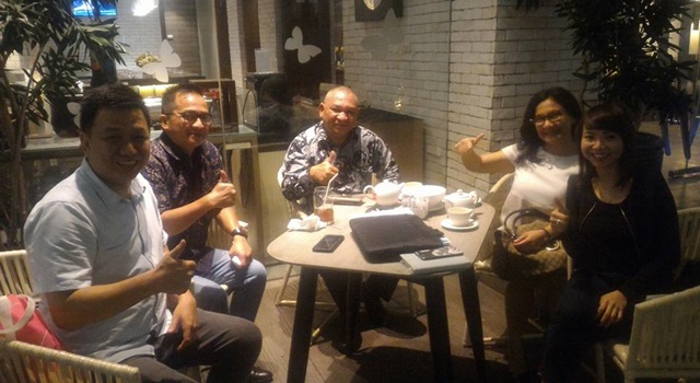 Dino Gobel (kedua dari kiri) usai diskusi strategi untuk menggarap pasar wisata Asia. (Foto:IST)