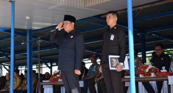 Wali kota saat pimpin peringatan Hari Pahlawan