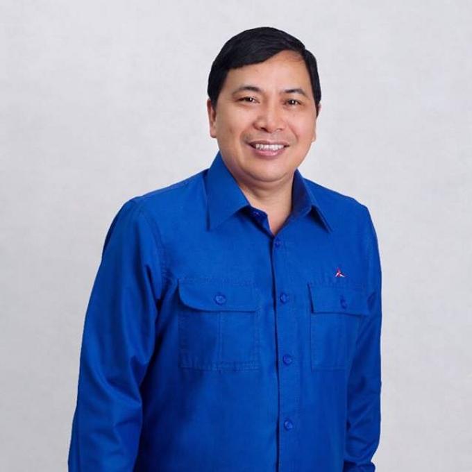 Ketua Fraksi Partai Demokrat DPRD Sulut, JAMES KARINDA SH. MH