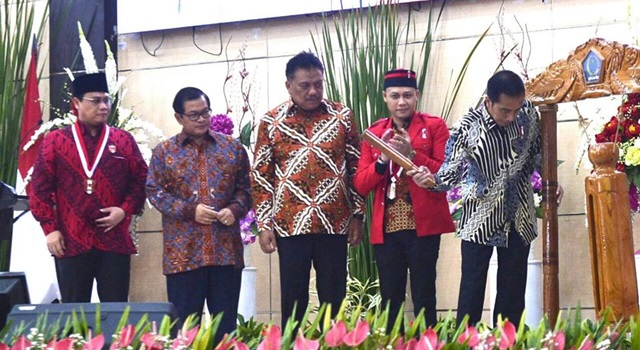 Presiden Joko Widodo saat membuka Kongres Trisakti ke-20 GMNI di Manado. (Foto:IST)