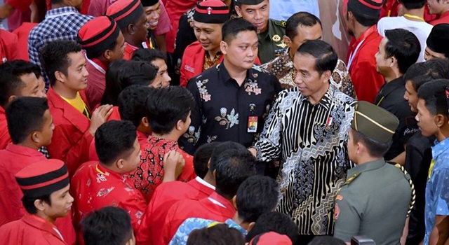 Preside Joko Widodo di tengah-tengah kader GMNI. (Foto:IST)