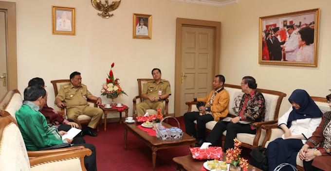 Olly Dondokambey Steven Kandouw Marhanny Pua dan Komite 2 DPD duduk