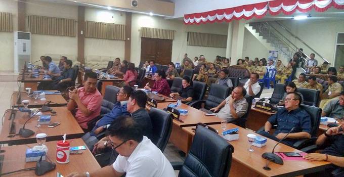 Rapat Paripurna DPRD Kota Manado