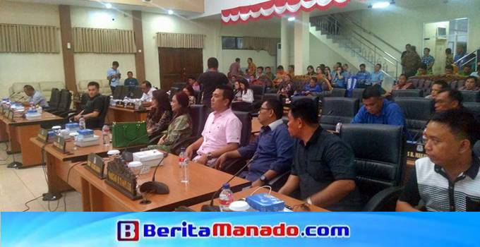 Rapat Paripurna DPRD Kota Manado - 16 November 2017