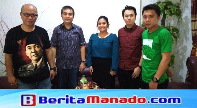 Tim Qlue bersama redaksi BeritaManado