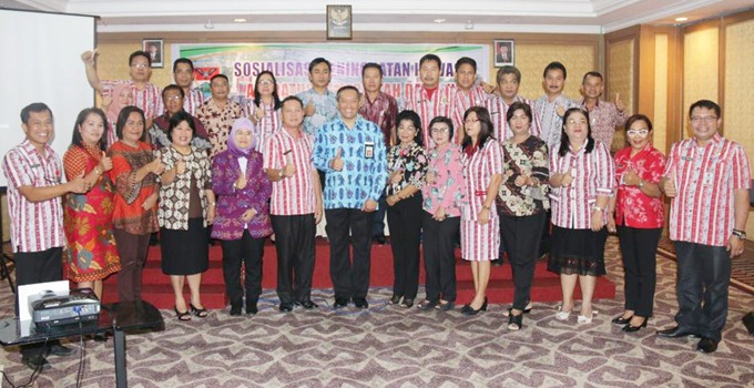 Deputi Bidang Inovasi Administrasi Negara Dr Tri Widodo Wahyu bersama sejumlah pejabat Pemkab Mitra