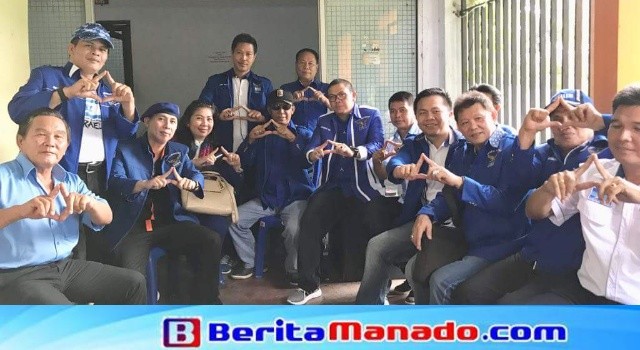 Stendy Rondonuwu bersama pengurus DPC Demokrat Minut.
