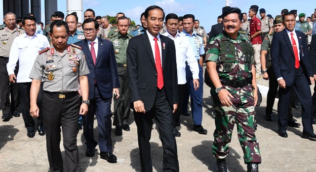 Joko Widodo didampingi Kapolri dan Panglima TNI