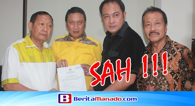 Penyerahan SK DPP Partai Golkar kepada Ivan Sarundajang dan Careig Naichel Runtu