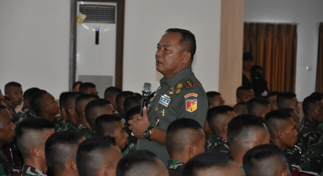 Mayjen TNI Ganip Warsito mengungkapkan kebanggaannya terhadap para prajurit Yonif Raider 712/Wiratama
