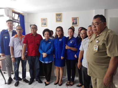 Foto bersama pengurus Demokrat Manado dan KPU Manado usai verifikasi faktual.(cilo/beritamanado.com)
