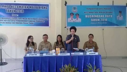 Ketua DPRD Manado, Nortje Van Bone (Beridir) saat menghadiri Musrenbang Kecamatan Malalayang.