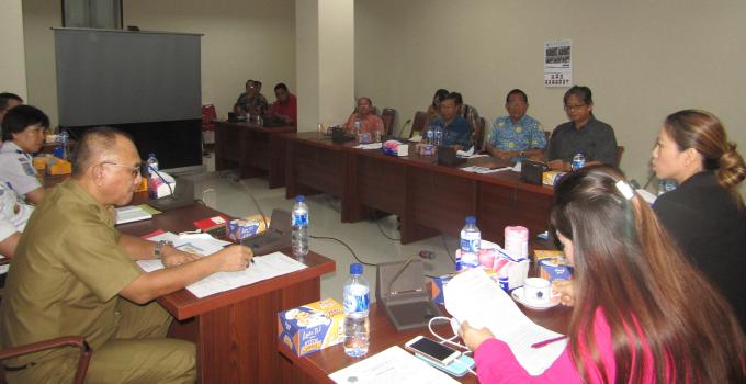 Kadis Kelautan dan Perikanan Ronald Sorongan menjelaskan di rapat bersama Komisi 2 dan 