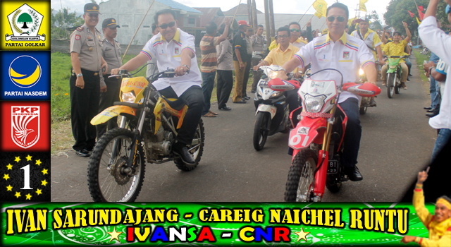 Ivan Sarundajang dan Careig Naichel Runtu tiba di lokasi kampanye dengan mengendarai motor trail