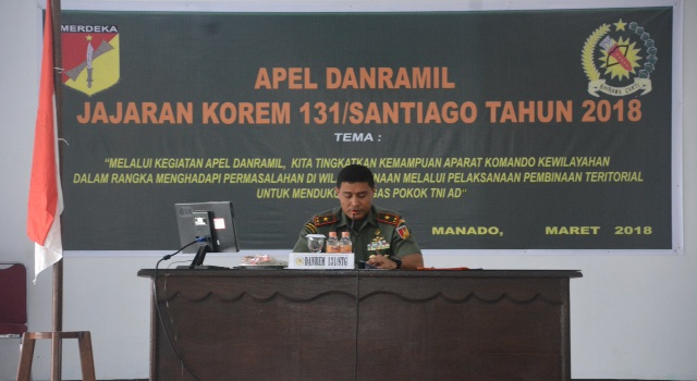 Brigjen TNI Robert Giri dalam pelaksanaan Apel Danramil