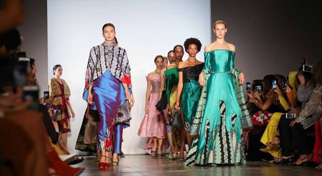 Fashion show batik dan kebaya Indonesia di ajang New York Fashion Week