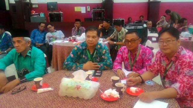 Ketua FKUB Provinsi Sulut Pdt Dr HWB Sumakul bersama Wakil Ketua Honny Lionardhy dan Wakil Sekretaris I Drs. Tenni G.M Assa saat mengikuti Konas IV FKUB se Indonesia di Tarakan.