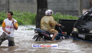 Berita Foto: Mereka Mogok di ‘Kolam’ MIS (III)