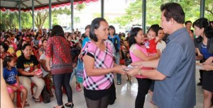 Berita Foto: Penyerahan Dana Program Keluarga Harapan