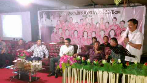 Sarundajang ketika memberikan sambutan (foto beritamanado)