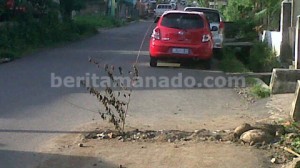 Baru Dibangun Jalan Sudah Rusak