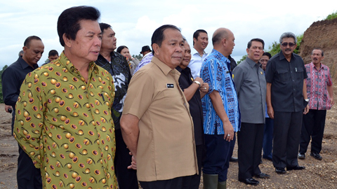 Lomban Saksikan Launching Tol Manado-Bitung