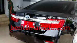 Mobil Dinas Walikota Tabrakan