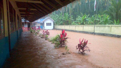 BERITA FOTO : SD Impres Sawangan Tergenang