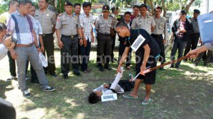 BERITA FOTO : Rekonstruksi Pembunuhan Dua Bocah 3