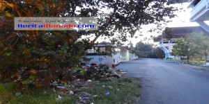 BERITA FOTO: Halaman Kantor Gubernur Sulut Dipenuhi Sampah
