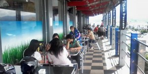 Makan dan nongkrong di Lantai 5 itCenter