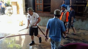 BERITA FOTO: Pemkot Kerahkan PNS Bersihkan Rumah Rakyat