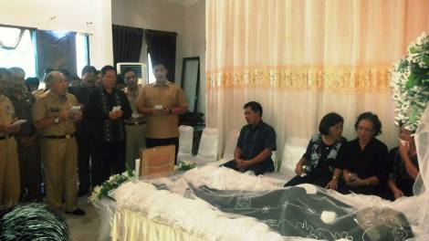 Jajaran Pemkot Manado Gelar Ibadah Penghiburan Alm Harold Monareh