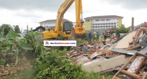 Berita Foto: Eksekusi Rumah Keluarga Arnol Mononutu