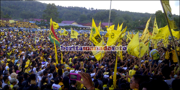 Stadion Parasamya Tomohon 'Lautan' Kuning