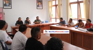 Rekom Dewan Tentang Pemberhentian Camat Kalawat Dipertanyakan Warga