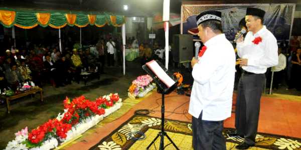 Bupati dan Wakil Bupati Membawakan Lagu Disela-sela Pembukaan MTQ ke-XXV