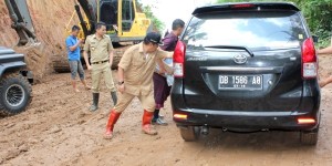 Sumendap dan Kandoli Pantau Pelebaran Jalan Gunung Potong