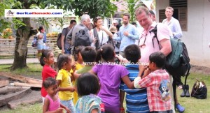 BERITA FOTO: Turis 33 Negara Kunjungi Desa Bahoi