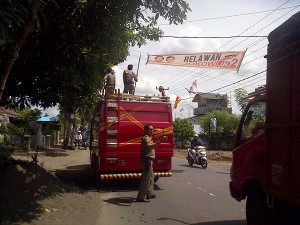 Sat Pol PP Minsel Turunkan APK