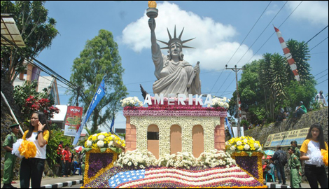 Tomohon International Flower Festival 2012 lalu.