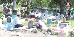 BERITA FOTO: Ziarah Kubur Warnai Lebaran Pertama di Kema III