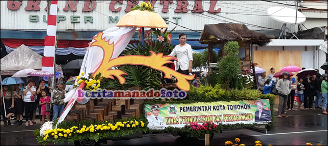 BERITA FOTO: Pawai Pembangunan di Kota Tomohon (Bag. 2/habis)