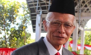 Piet Luntungan Siap Maju Cabup Minut 2015