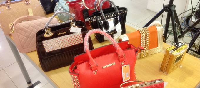 Tas Wanita di itCenter Manado