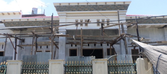 Diduga Milik Pejabat Bank Sulut, Lurah Mengaku Belum Tahu