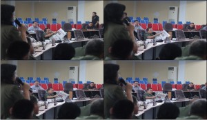 Anggota DPRD Minut Ini Asyik Baca Koran Saat Rapat Kerja