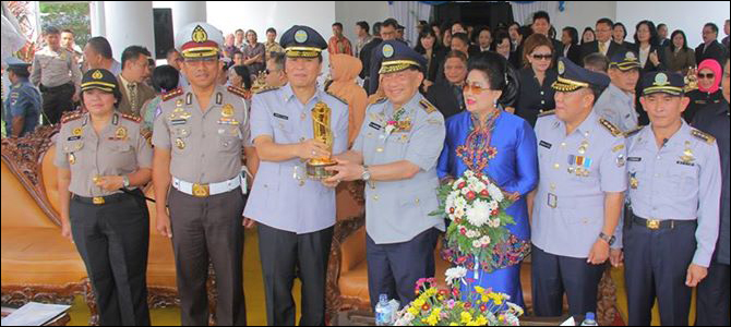 Hari Ini, Eman Terima Penghargaan Wahana Tata Nugraha