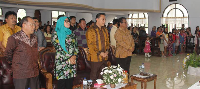 Jimmy Eman Hadiri HUT Empat Jemaat GMIM di Tomohon