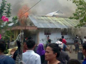 Diduga Arus Pendek, Dua Rumah Warga Likupang Dua Hangus Terbakar